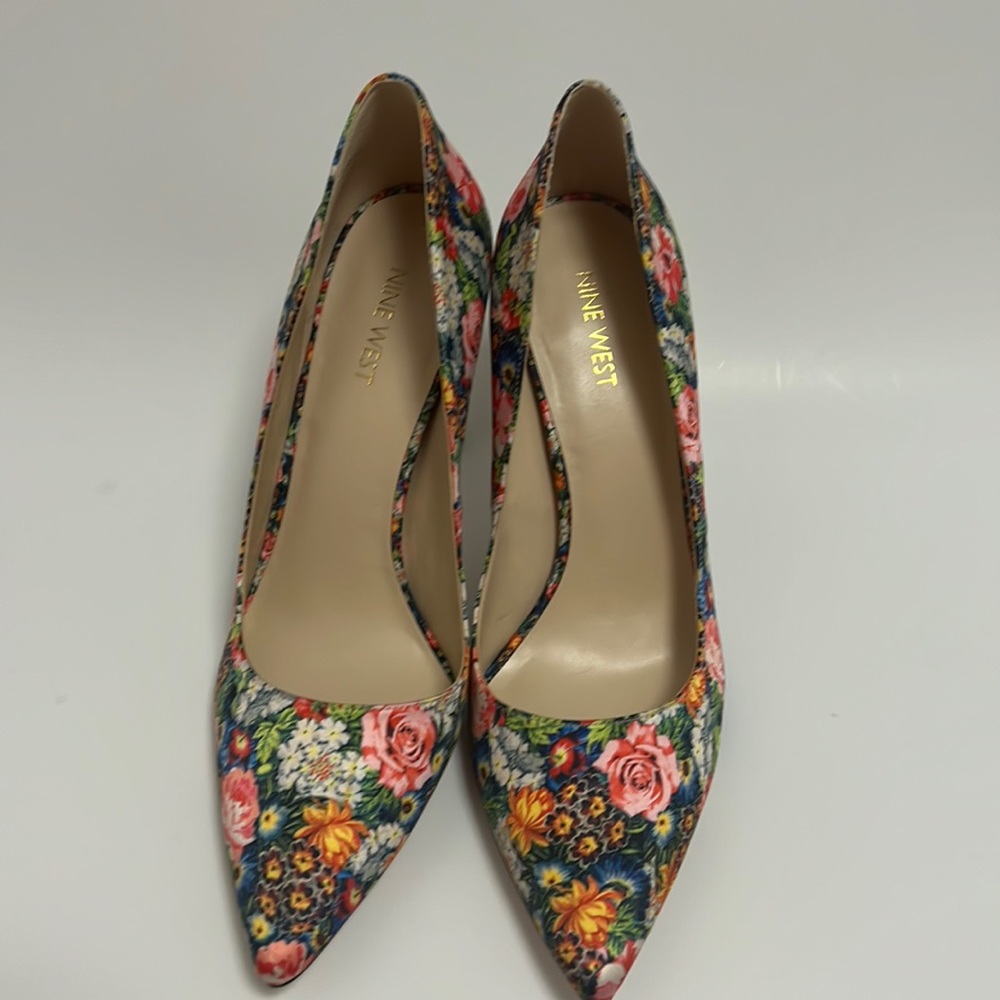NINE WEST FLORAL